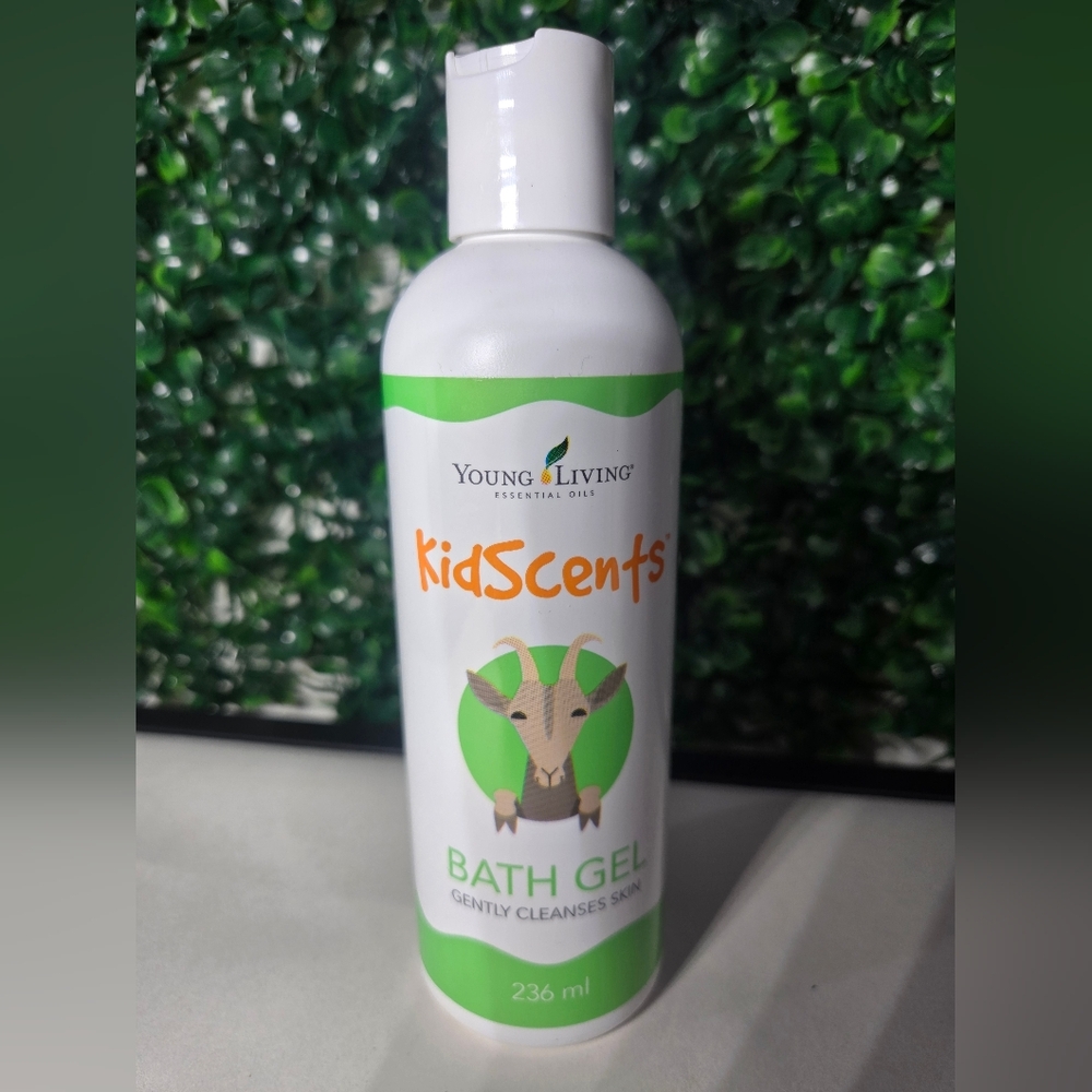 Young Living KidScents Bath Gel - White‎ and Green